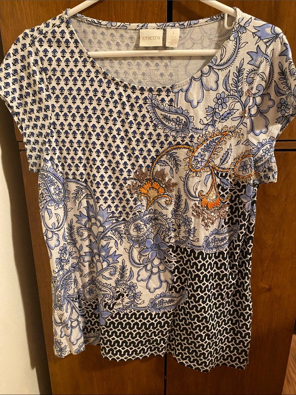 Chico's Size 1 Blue/White Paisley Scoop Neck Tee W/Sequins Embroidery Whimsical